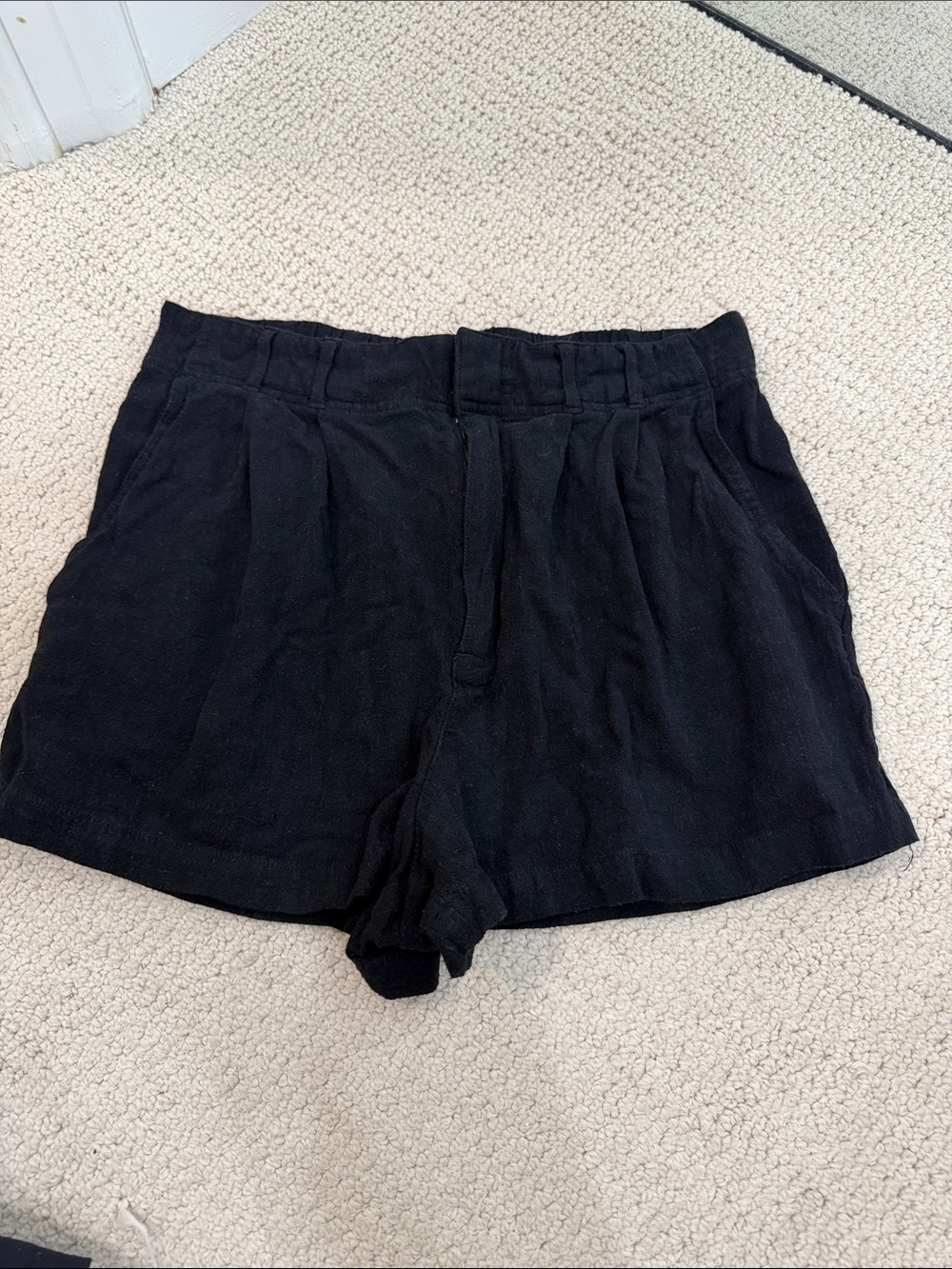 Z Supply Black High-Waist Pleated Linen-Blend Shorts